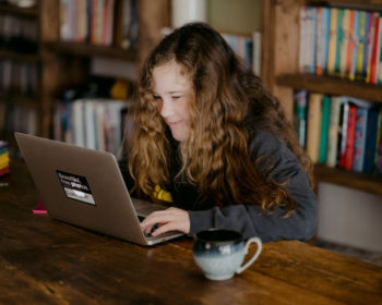 Kupujete svojmu školákovi notebook? Na čo si treba dať pozor