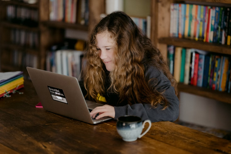 Kupujete svojmu školákovi notebook? Na čo si treba dať pozor